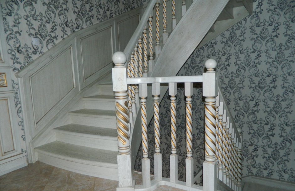 Лестница в загородном доме