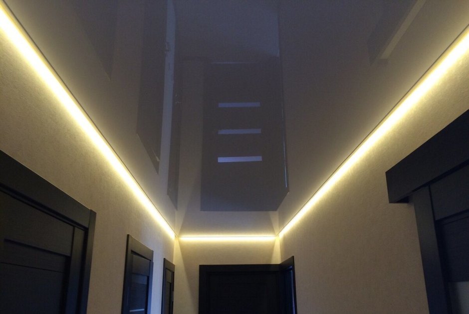 Парящий потолок с подсветкой