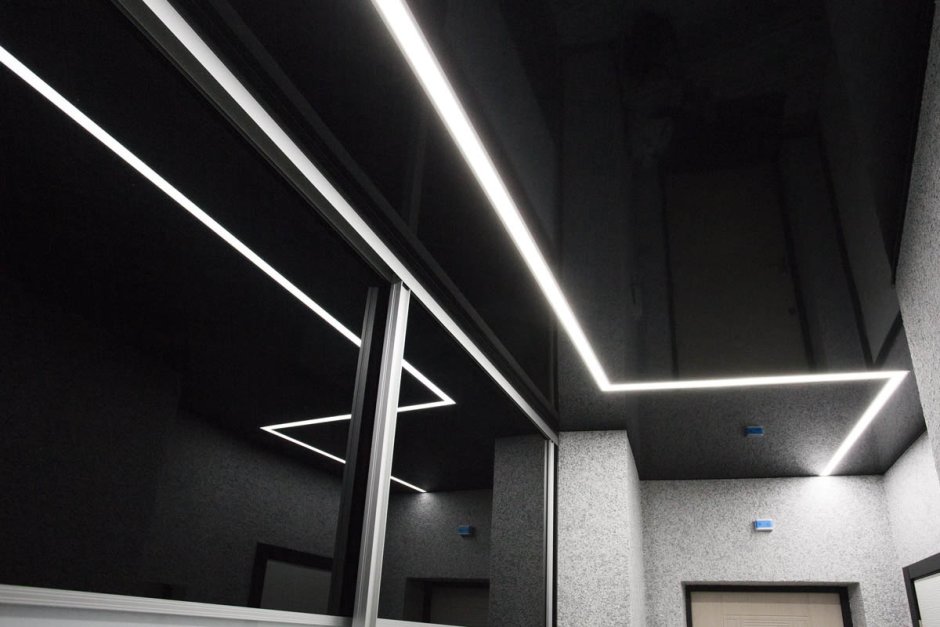 Черный сатиновый натяжной потолок