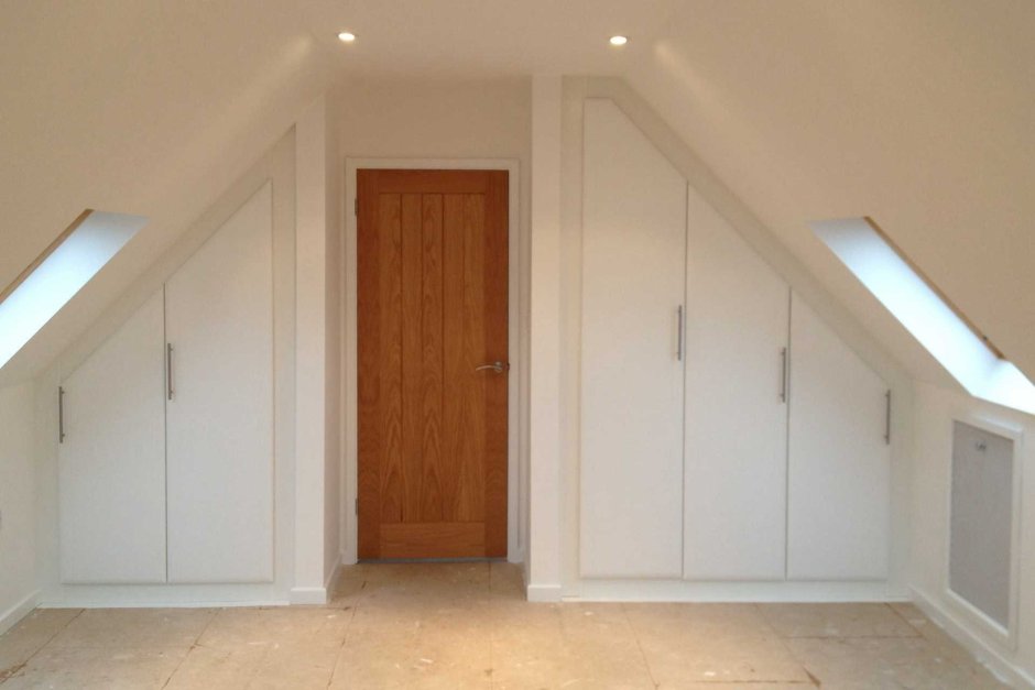 Мансардные натяжные потолки