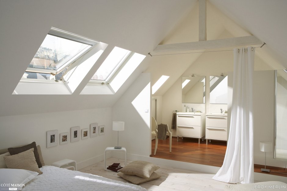 Потолочный плинтус на мансарде