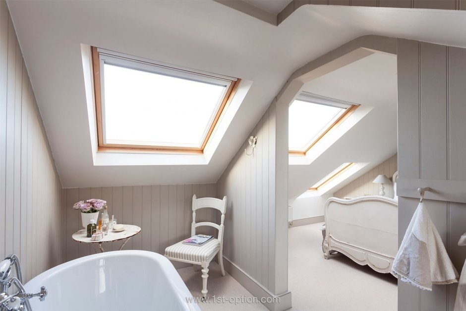 Потолочный плинтус на мансарде