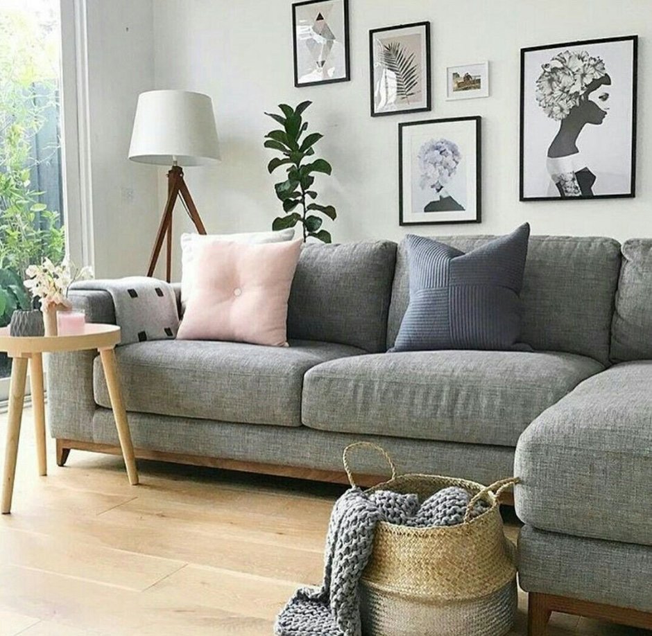 Серый диван