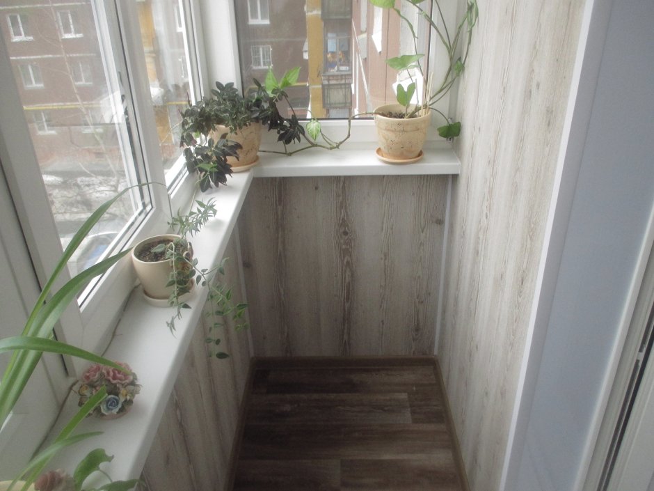 Отделка маленьких балконов