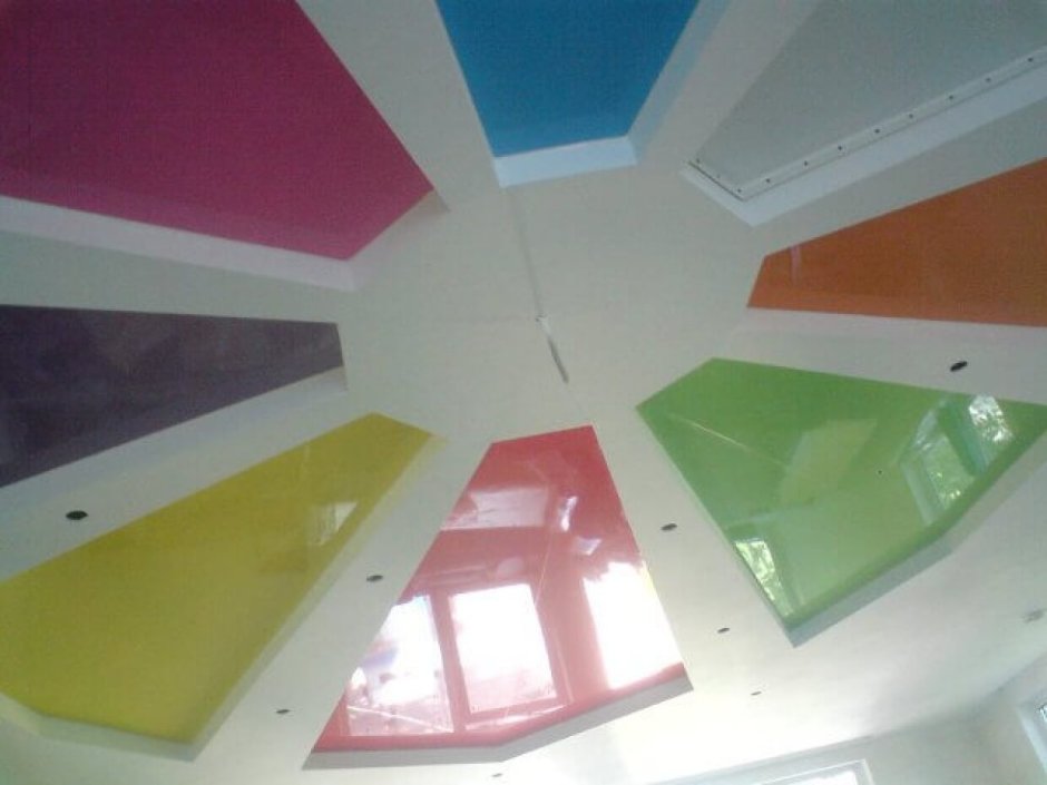 Цветовая гамма натяжных потолков