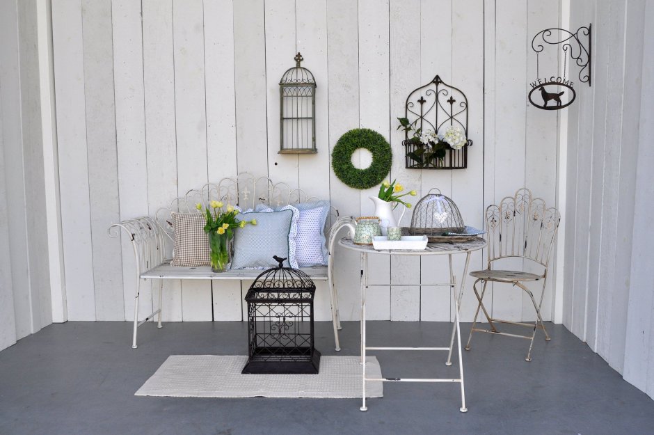 Металлическая полочка