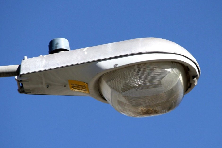 Уличное освещение фонарь