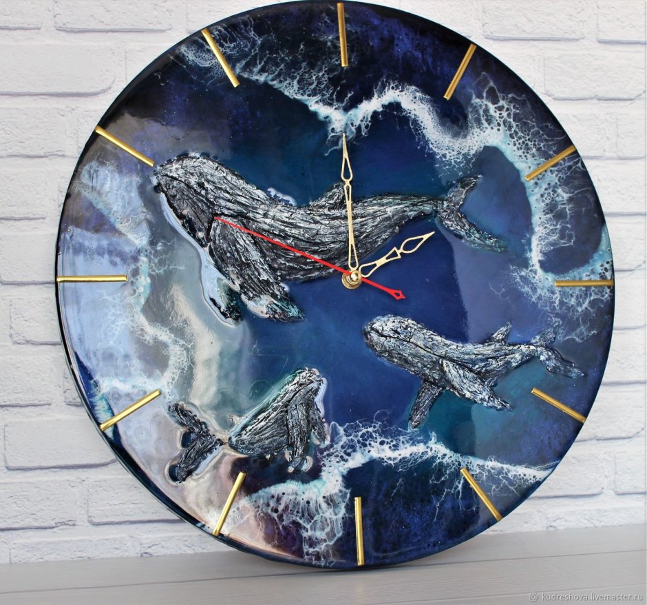 Часы из эплксиднлц Силлы