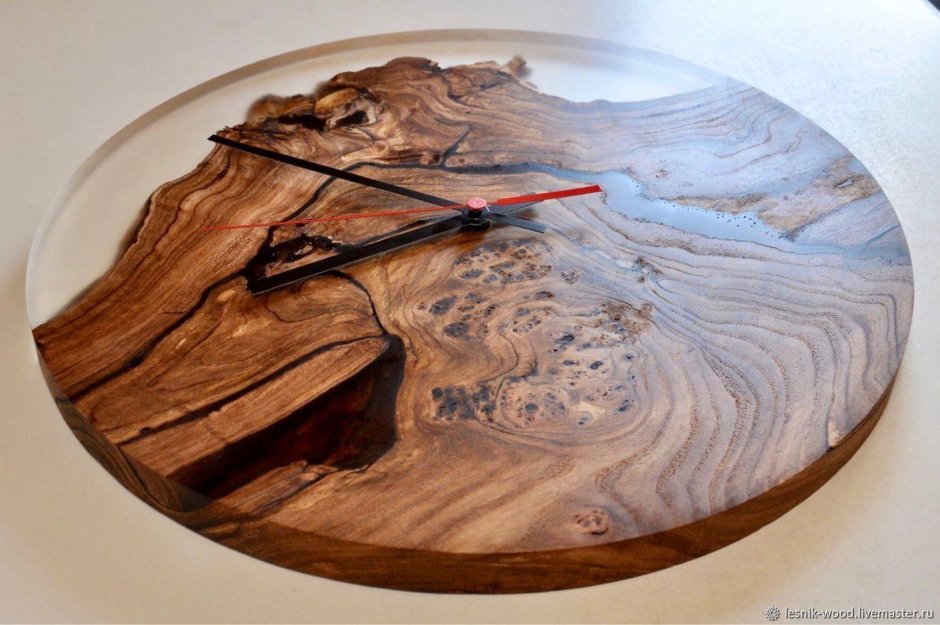 Часы из эпоксидной смолы