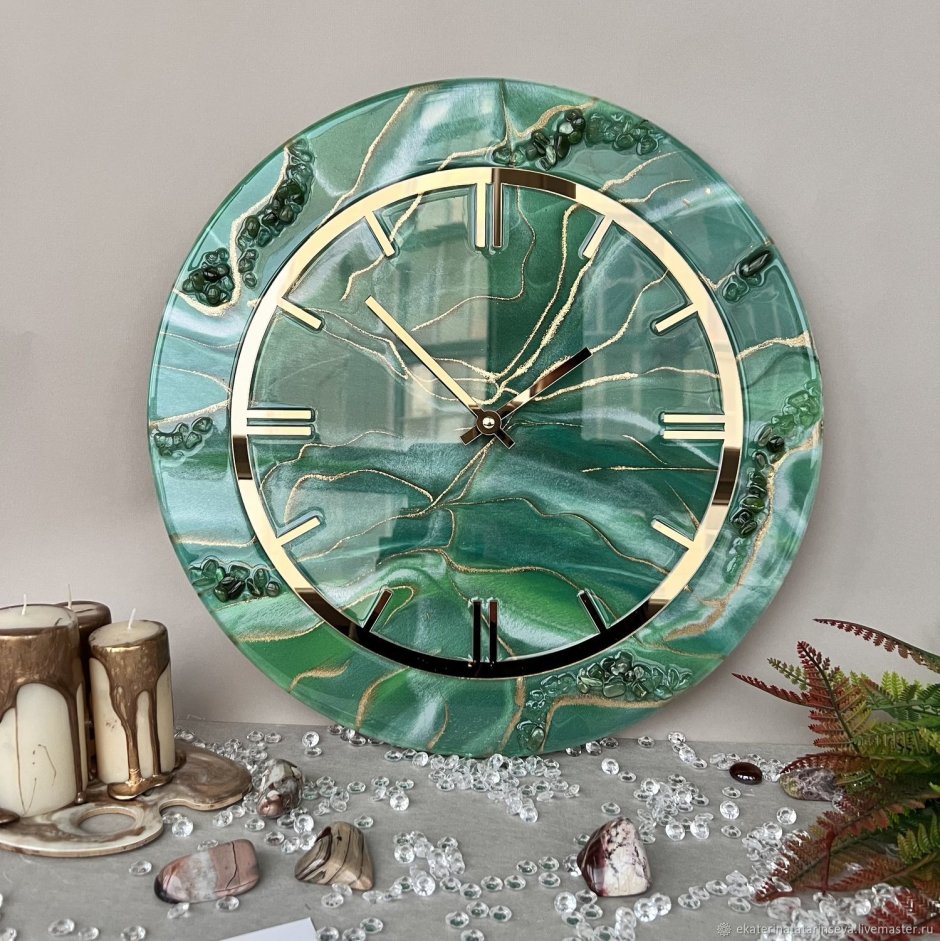Эпоксидные часы в интерьере