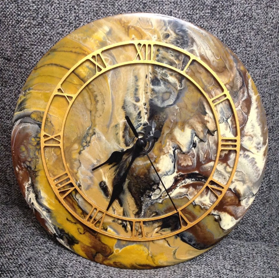 Настенные часы из эпоксидной смолы