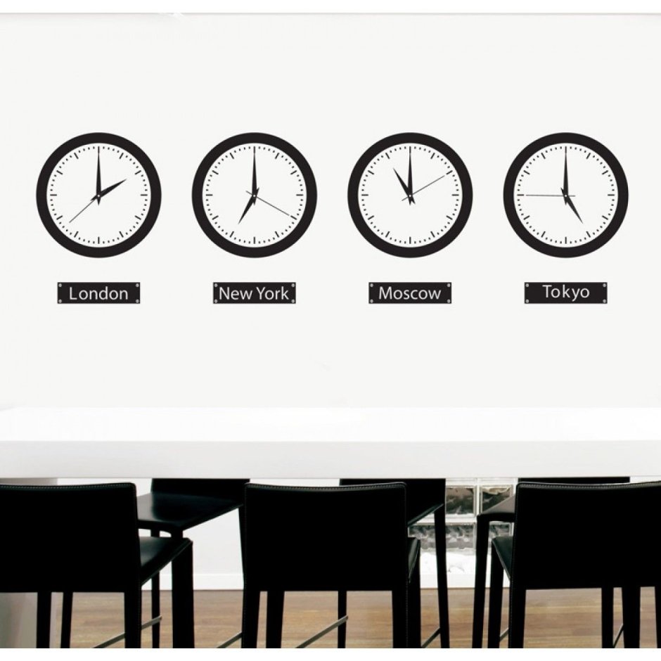 Мировые часы на стене