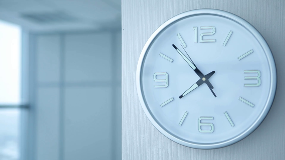 Часы настенные офисные