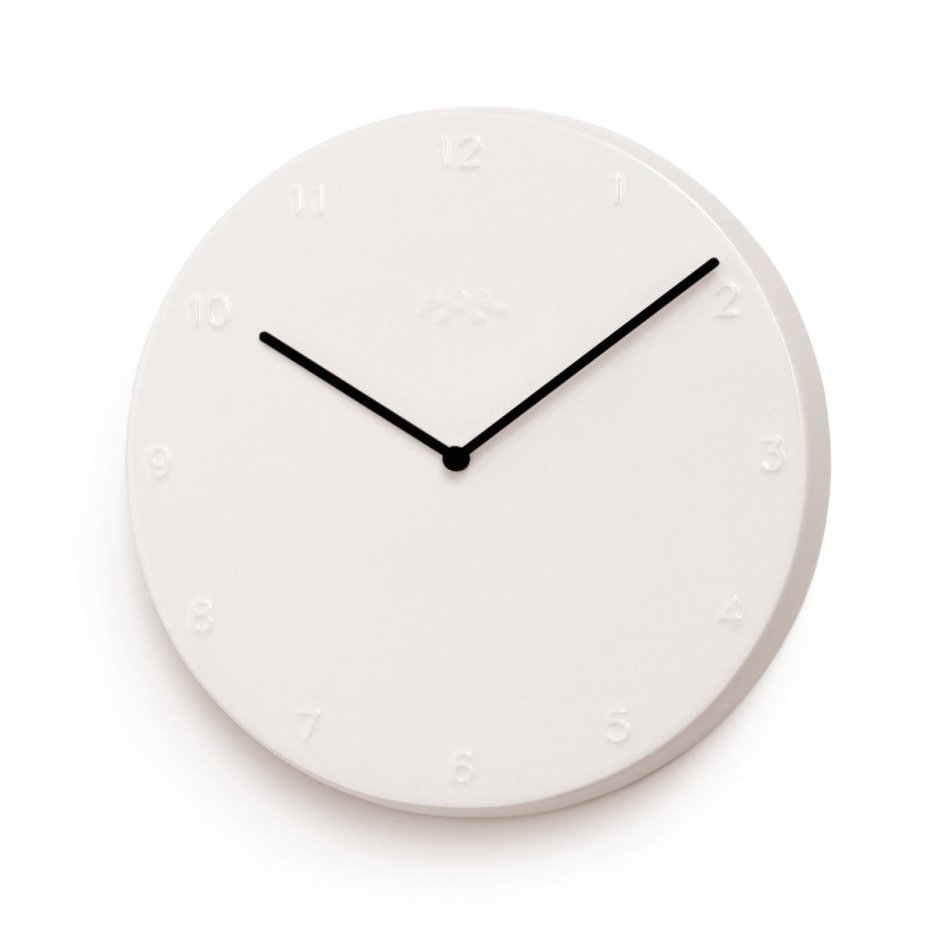 Часы на сером фоне