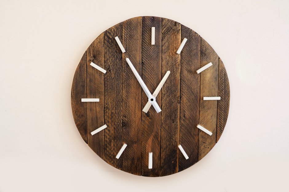 Необычные часы на стену