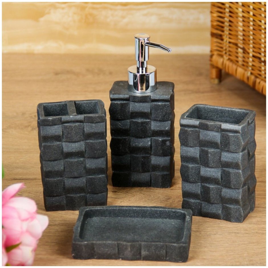 Черные аксессуары для ванной