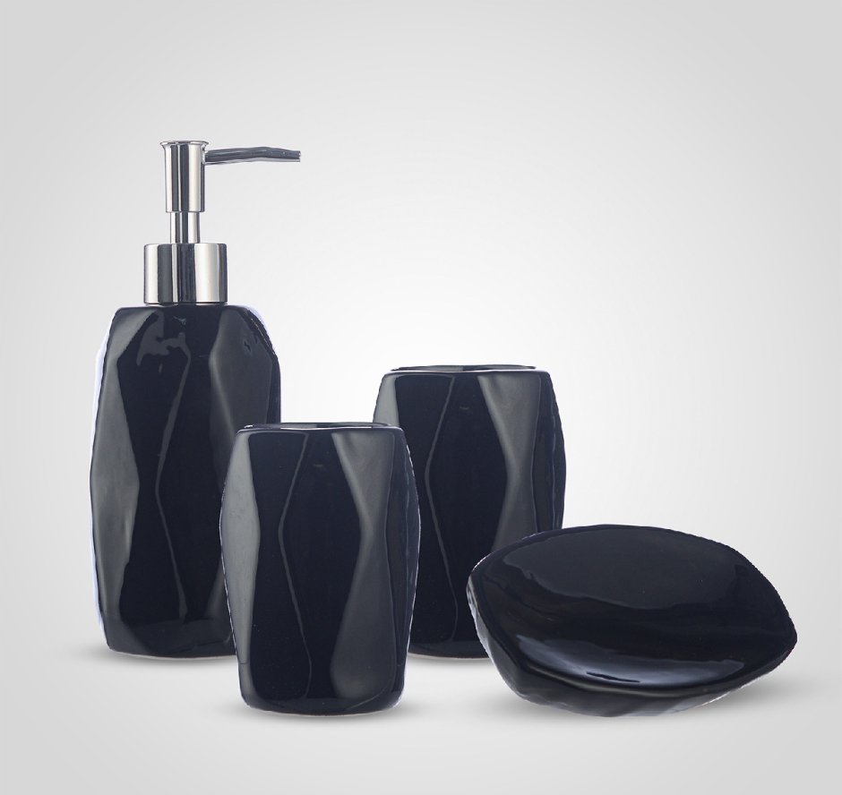 Черные аксессуары для ванной комнаты