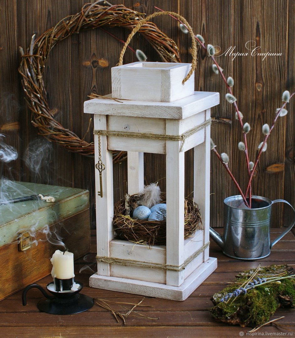 Декоративный фонарь из дерева