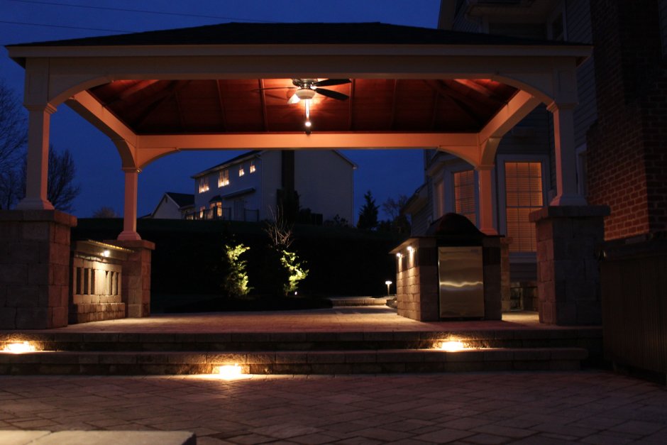 Подсветка беседки на даче