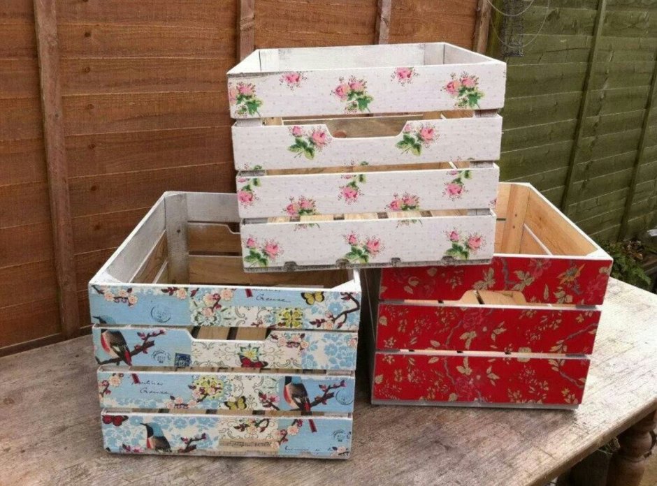 Декорировать деревянный ящик