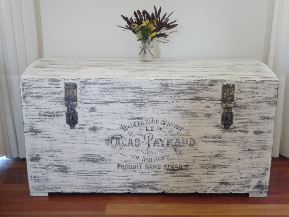 Декорирование старого сундука