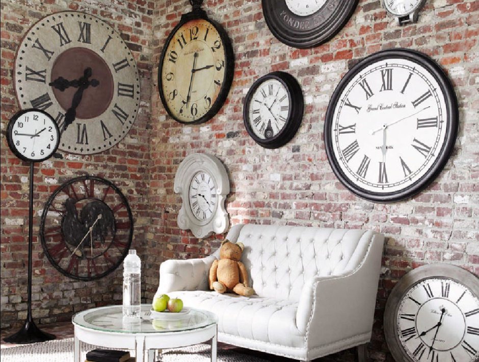 Часы настенные в скандинавском интерьере