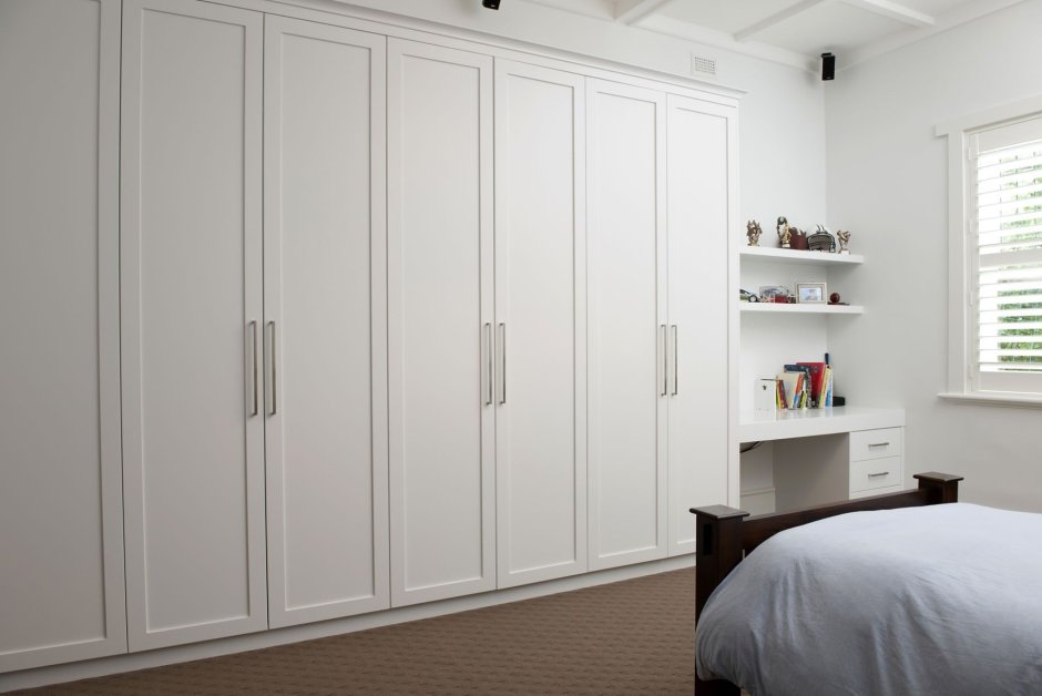 Встроенный шкаф в прихожую Минимализм