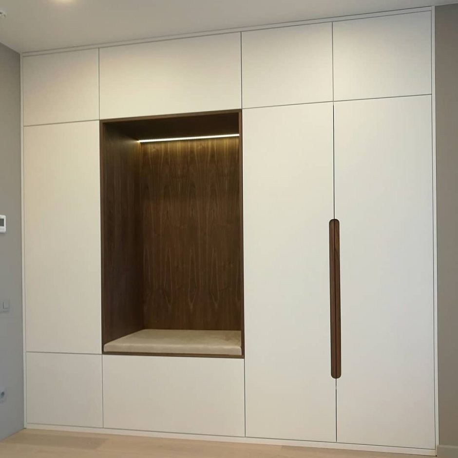 Туалетный столик встроенный в шкаф в спальню