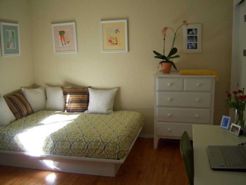 Угловая кровать в интерьере