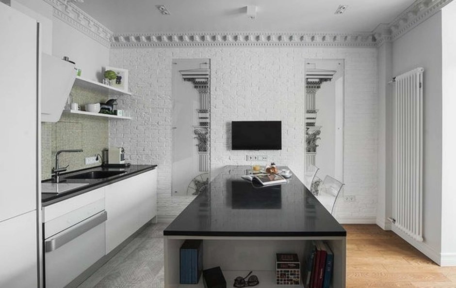 Кухня с телевизором на стене