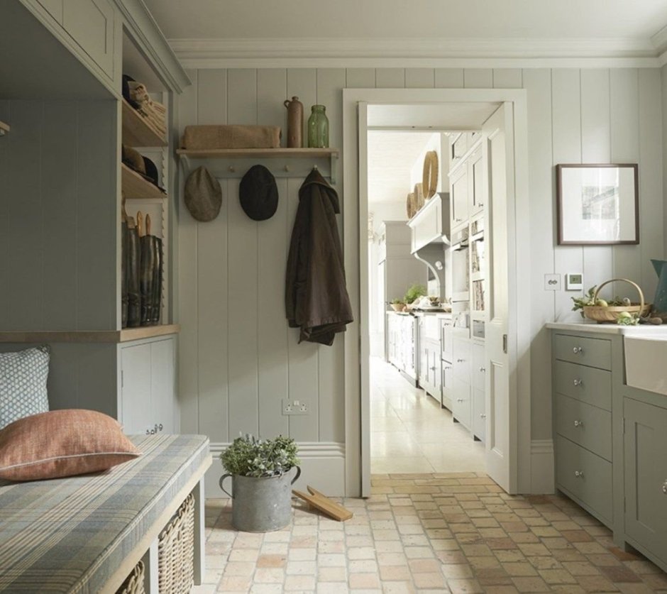 Бордовая прихожая