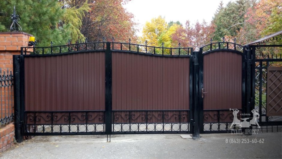Ворота из профнастила с элементами