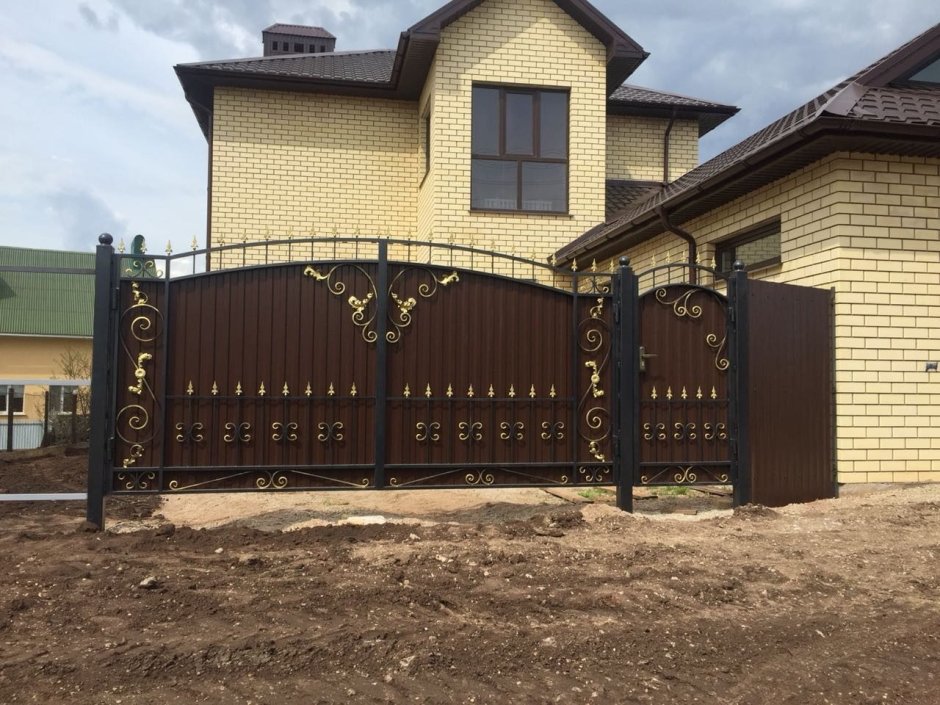 Забор с воротами и калиткой