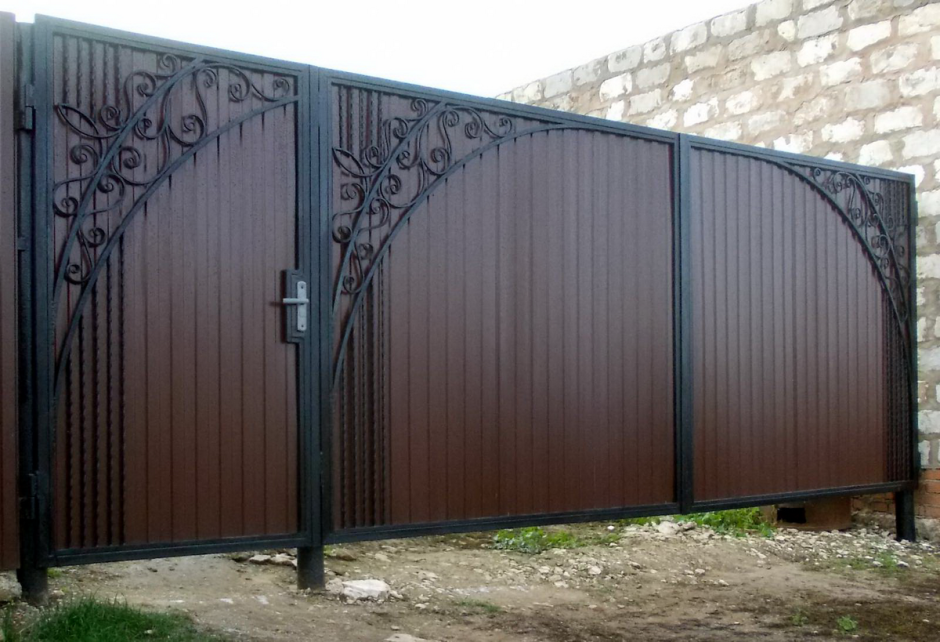 Ворота из профнастила с10