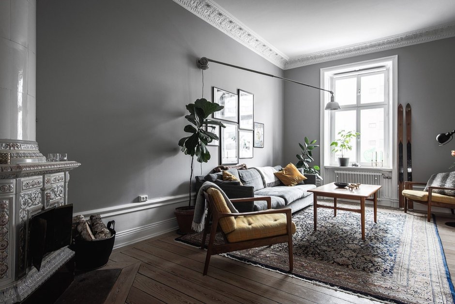 Серый плинтус в интерьере