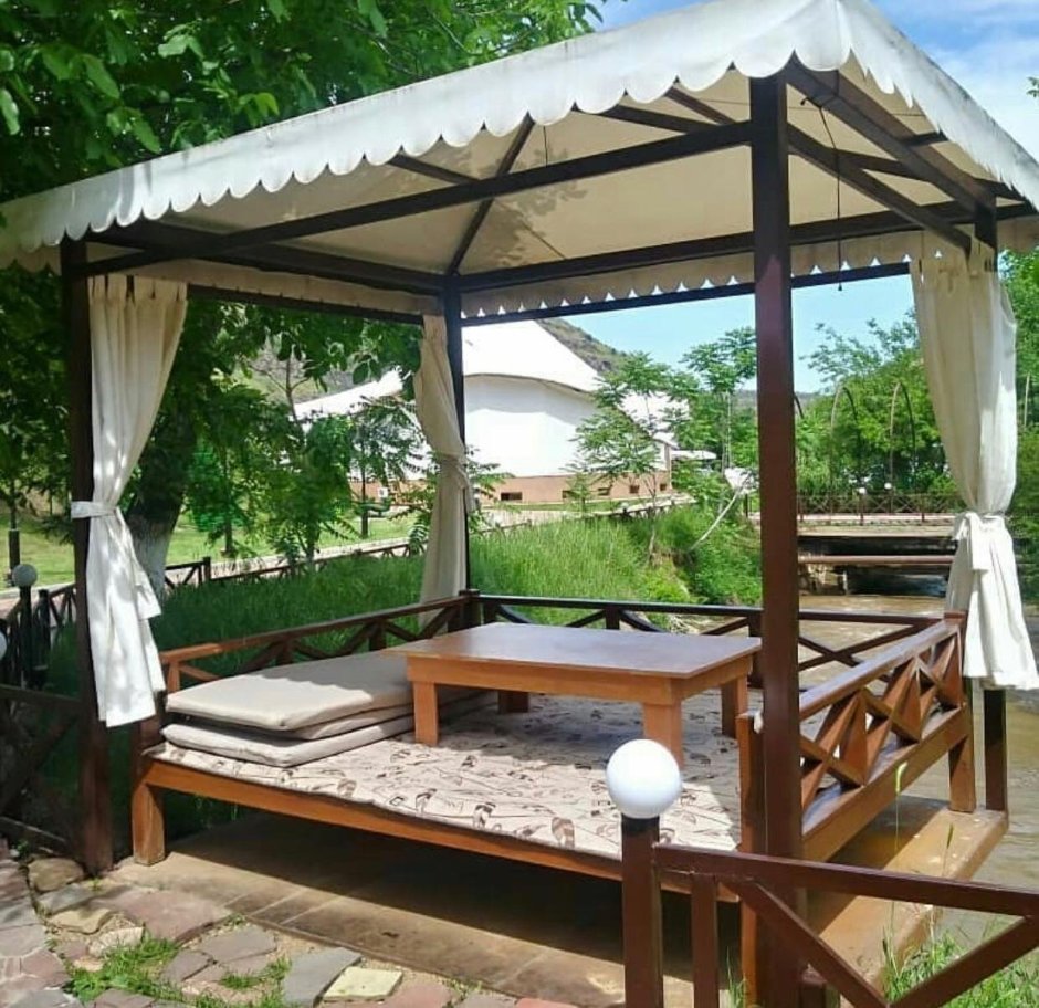 Сказочные деревянные скульптуры