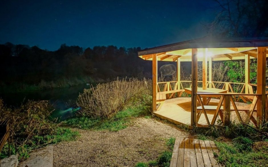 Шатер на дачном участке