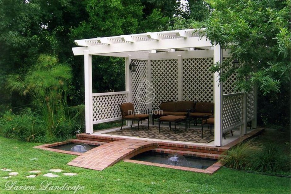 Беседка на даче из подручных материалов