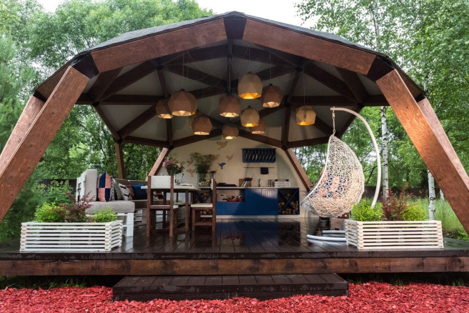 Деревянная беседка Роял Марин