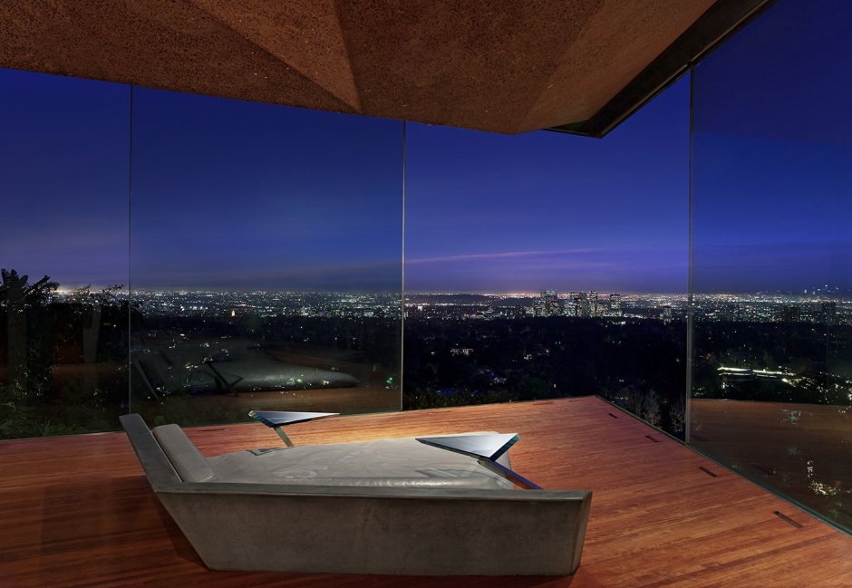 Панорамный вид на Лос Анджелес из окна