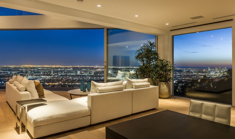 Панорамное окно на Лос Анджелес