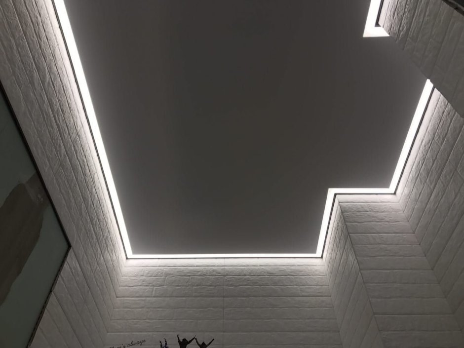 Освещение парящий потолок