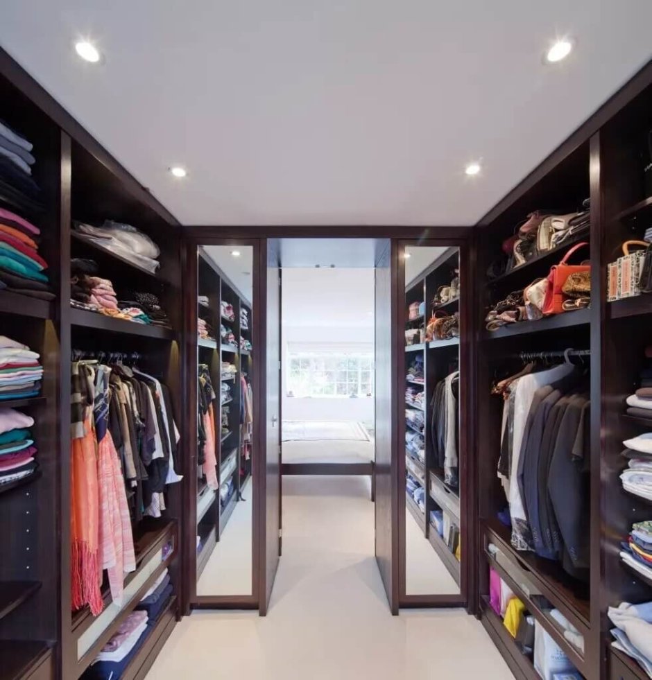 Большие гардеробные комнаты