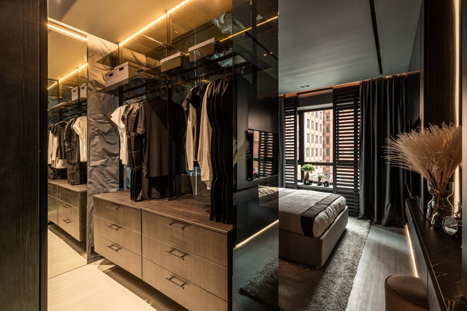 Гардеробная комната в темных тонах