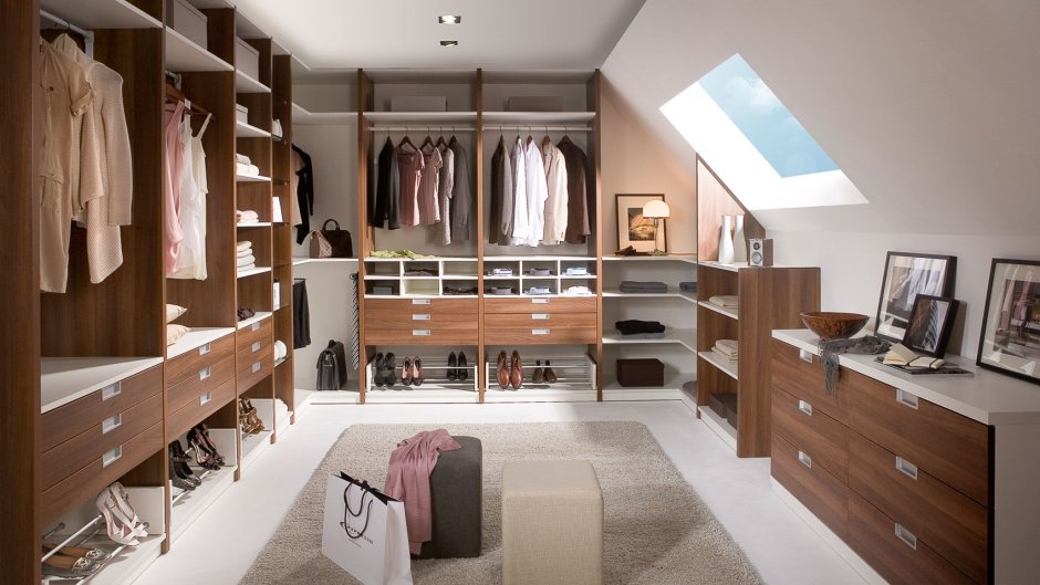 Гардероб в коттедже