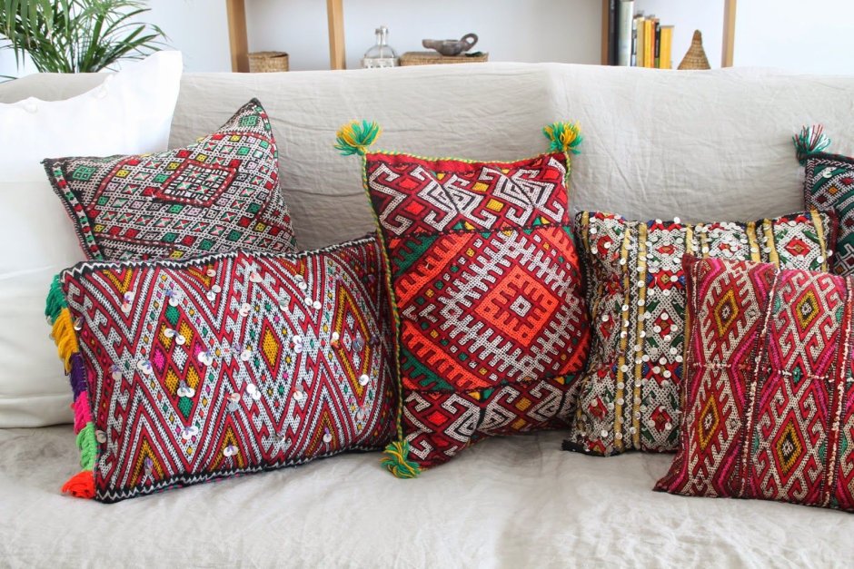 Диванные подушки в марокканском стиле