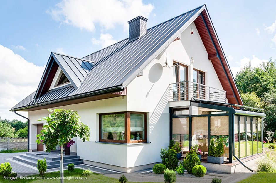 Дом с мансардой и зимним садом