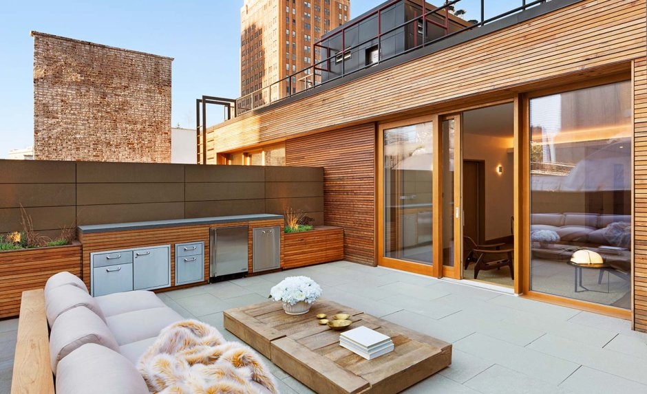 Домик с террасой на крыше