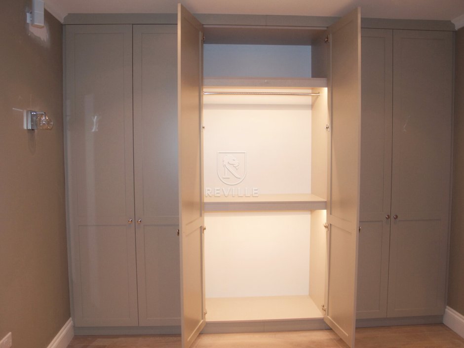 Шкаф ikea с распашными дверьми 120x58x236