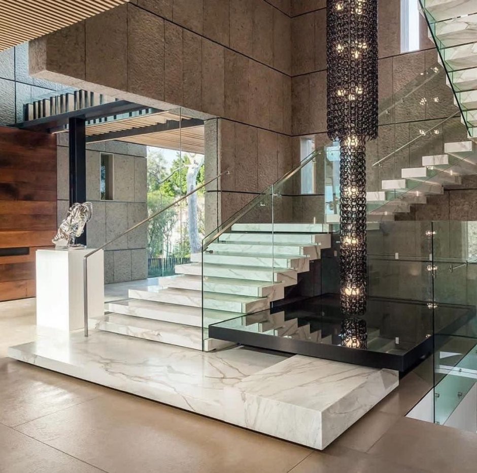 Стильные современные лестницы в частном доме
